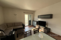 Prostran jednosoban stan sa balkonom