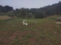 Prostran komplex građevinsko poljoprivrednog zemljište u Pićnu!
