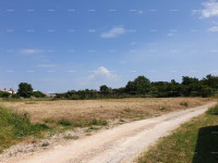 Prostrana građevinska parcela od 1700 m² u Šišanu - idealna prilika za