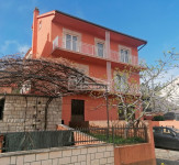 .::: Prostrana kuća u Šibeniku :::.