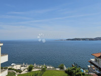 Prostrani stan 100m od uređene plaže