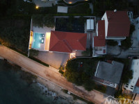 Prvi red Diklo villa