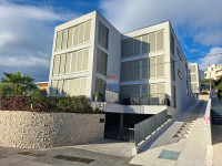 Prvi red do mora! moderan apartman  u Rogoznici