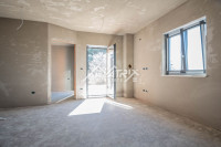 Pula, 2S stan s terasom, parkingom i spremištem