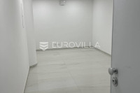 Pula, Centar, adaptiran i uređen poslovni prostor u strogom centru, 18