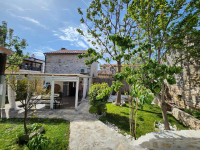 Pula Galižana. Renovirana kuća sa fantastičnim vrtom.