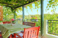 Pula – Kuća s bazenom i velikim dvorištem u mirnom zelenom okruženju