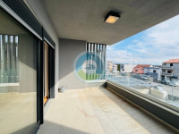 PULA!!! Luksuzan stan u novogradnji, 500 m od plaža