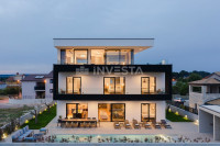 Pula, Luksuzna vila 420m2 s pogledom na more