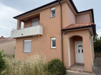 Pula, okolica, obiteljska kuća, 3 SS, s lijepim vrtom