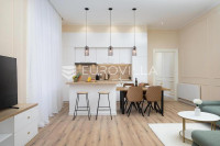 Pula, širi Centar, dugoročni najam prekrasnog trosobnog stana 89 m² s