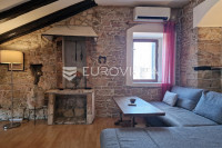 Pula, Stan 115 m² u centru s pogledom na Arenu i more u neposrednoj bl