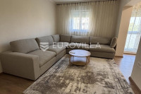 Pula, Stoja, moderan i potpuno renoviran stan s balkonom