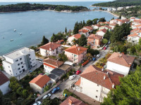Pula. Zelenika! Samostojeća kuća s garažom! Blizina plaže i mora na sa