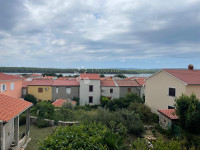 PUNAT KUĆA 200M OD MORA