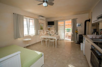 Rab, Barbat, dvosoban stan s pogledom na more, 200 m od mora 105 m²