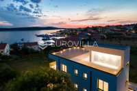 Rab, Barbat, moderan penthouse 107 m², krovna terasa