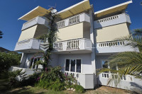Rab, Barbat, Novija Gradnja, Apartmanska kuća s 12 stanova s pogledom