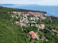 RABAC – GRAĐEVINSKO ZEMLJIŠTE OD 2.300 m² S KUĆOM I  OTVORENIM POGLEDO
