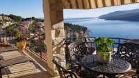 Rabac, kuća sa četiri stambene jedinice, te predivnim pogledom na more