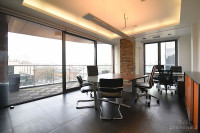 Radnička - stan za poslovnu namjenu (115 m2) 3 GARAŽNA PARKING MJESTA