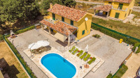 RADOVIN - Četverosobna vila katnica s bazenom - 170m2