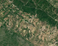 RADOVIN : Poljoprivredno zemljište u blizini turističke zone