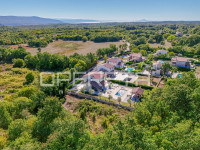 RAKALJ-HRELJIĆI- ISTRA
Zemljište sa ishodovanom građevinskom dozvolom