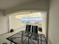 Ravni, dvosobni stan sa pogledom na more