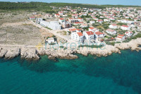 Ražanac-prizemlje s vrtom stan 91 m2 + vrt 85 m2, 50 m od plaže..TOP