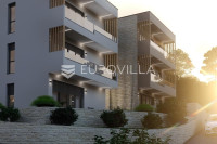 Ražanj, jednosoban stan s vrtom blizu mora