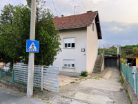 Remete kuća s 3 stana+konoba+garaža+roštiljaona+dvorište+potkrovlje