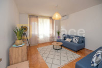 Renoviran poslovni prostor-ured  na 2.katu zgrade, Baldekin 60 m2