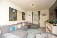 Renoviran i skladno uređen stan u zgradi, Mandalina 50 m2