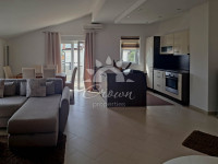Renoviran stan 85 m² s terasom – 2 km od mora