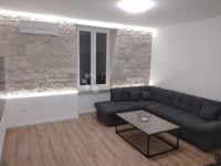 Renoviran stan na Stoji