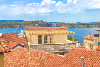 Renovirani dvoetažni stan u manjoj zgradi: Šibenik-centar, 144 m2