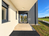 RESNIK | LUKSUZNA NOVOGRADNJA | 4 SOBE | PRIVATNI VRT 157 m² | PRIZEML