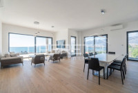Rijeka – Bivio: Ekskluzivni penthouse s krovnom terasom, privatnim baz