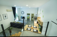 RIJEKA, CENTAR -Stan u centru za investiciju , par koraka do Korza .