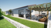 Rijeka, Krasica, građevinski teren, 1050 m2, dozvola i plaćene komunal