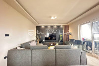 Rijeka, Hosti, moderan stan s pogledom na more 217 m²