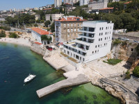 RIJEKA – PEĆINE | Luksuzan stan na 2. katu, prvi red do mora