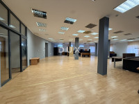 RIJEKA, ŠIRI CENTAR - uredski prostor u poslovnoj zgradi