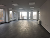 RIJEKA/ŠKURINJE  poslovni prostor 1. kat 443 m2,