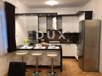 Rijeka, Stari grad, 2-sobni stan, 62 m2, garaža