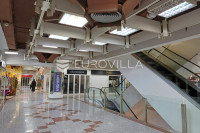 Rijeka, trgovina u centru grada 120 m²