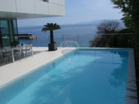 RIJEKA- urbana vila uz samo more s bazenom