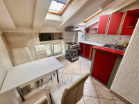 Rijeka - Vukovarska ulica (širi centar) , 34 m2, dvosobni stan u potkr