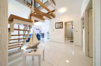 RIJETKA PRILIKA! Apartman 1.red do mora -privatni put do plaže! (proda